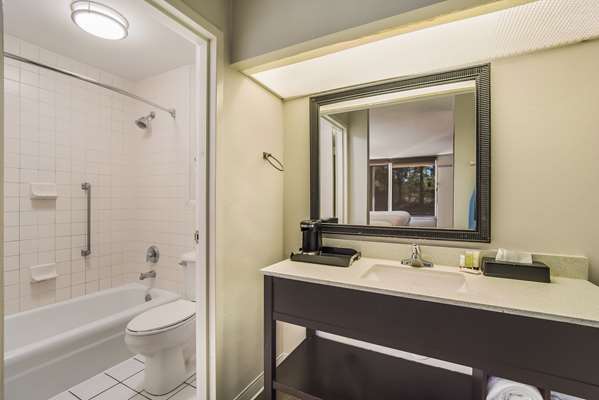  - Clarion Inn & Suites Florence - I-95, Exit 164