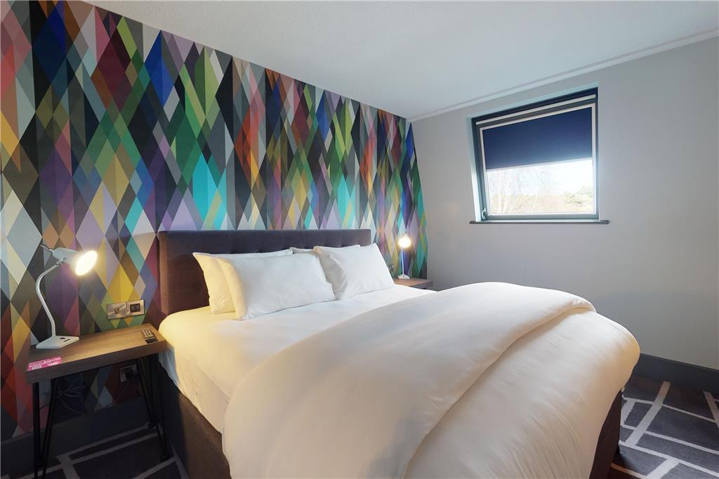 VILLAGE BRACKNELL-guestroom-Guest Room,On-Site.jpg