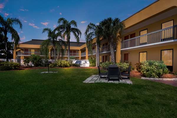 Exterior view - SureStay Hotel by Best Western Airport Clearwater
