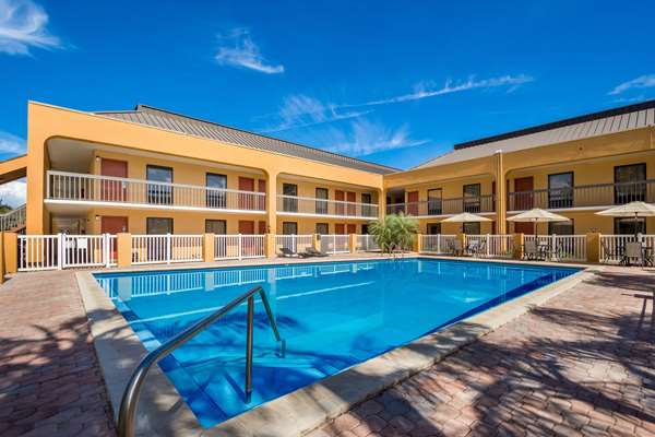Pool - SureStay Hotel by Best Western Airport Clearwater