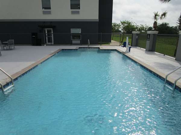 Pool - Best Western Iowa Lake Charles East Hotel - I-10, Exit 43