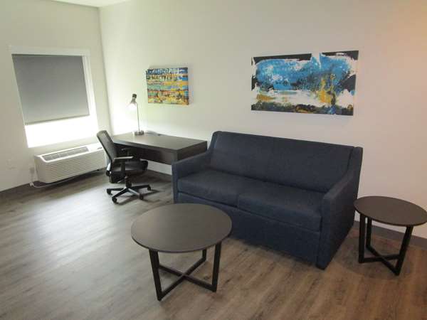 Suite - Best Western Iowa Lake Charles East Hotel - I-10, Exit 43