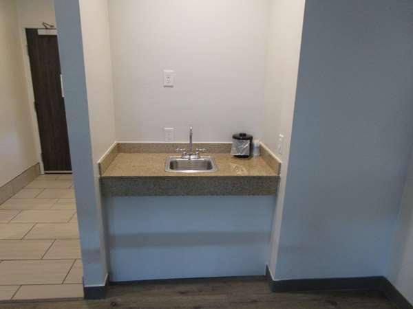 Suite - Best Western Iowa Lake Charles East Hotel - I-10, Exit 43