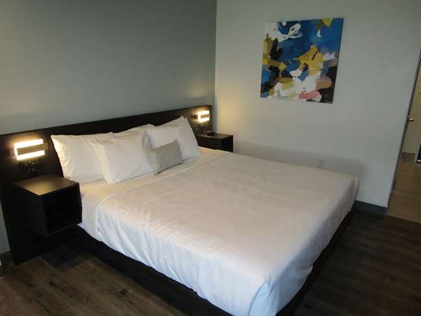 Suite - Best Western Iowa Lake Charles East Hotel - I-10, Exit 43
