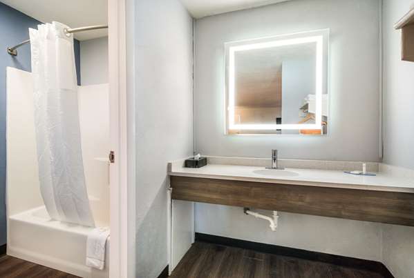 Suite - Quality Inn Clarksville