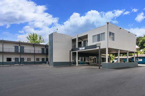 Exterior view - Quality Inn Clarksville