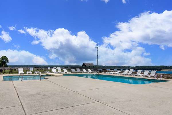 Pool - Quality Inn Clarksville