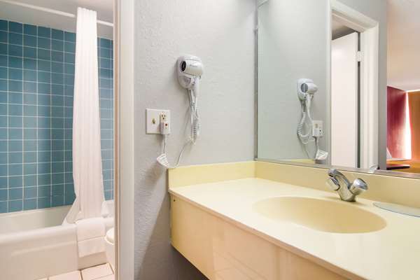  - Econo Lodge Townsend - I-95, Exit 58