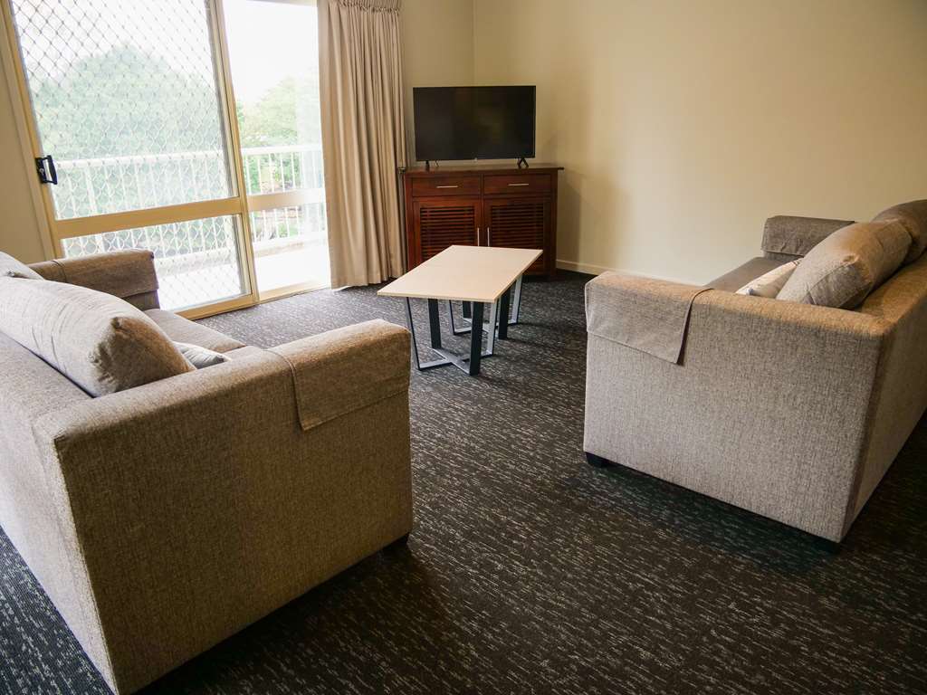 NIGHTCAP AT HINTERLAND HOTEL-guestroom-Guest Room,Suite,On-Site.jpg