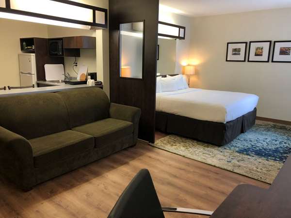 Suite - SureStay Collection by Best Western Villa Inn & Suites Hearst