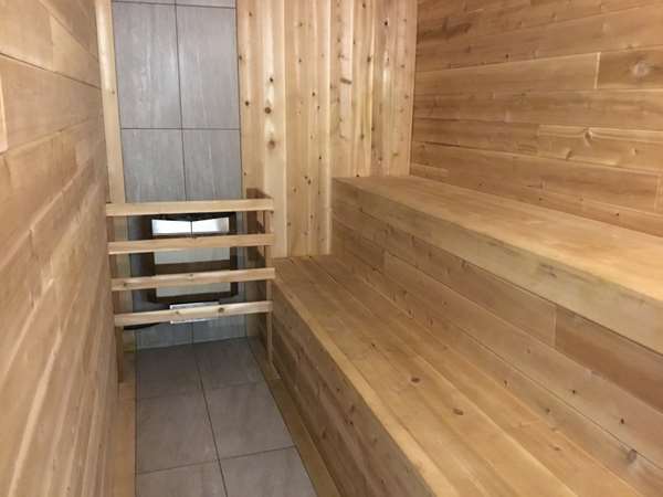 Spa - SureStay Collection by Best Western Villa Inn & Suites Hearst