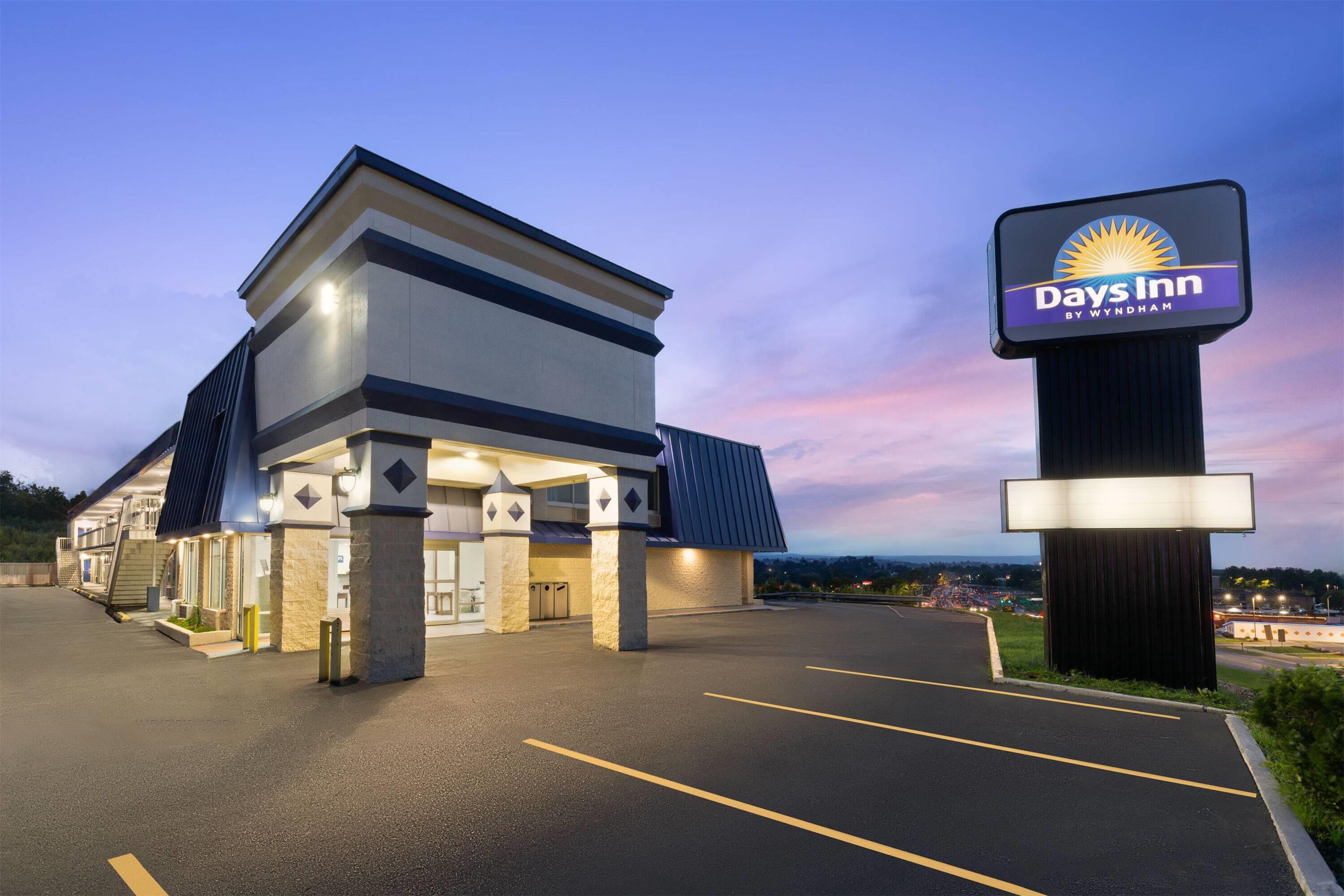 Exterior | Days Inn by Wyndham Harrisonburg