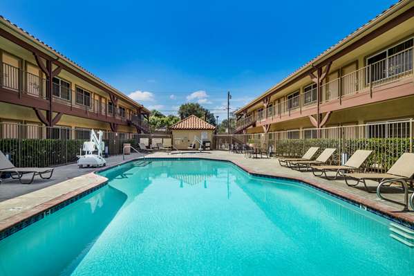 Pool - Best Western Corona Hotel & Suites - CA 91, Exit 48