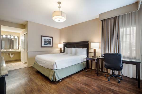  - Best Western Corona Hotel & Suites - CA 91, Exit 48