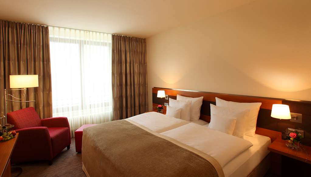 TRANS WORLD HOTEL KRANICHHOHE-guestroom-Guest Room,On-Site.jpg