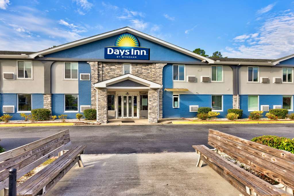 Days Inn by Wyndham Savannah I-95