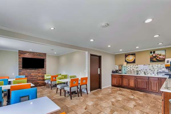  - Days Inn Gateway Savannah - I-95, Exit 94