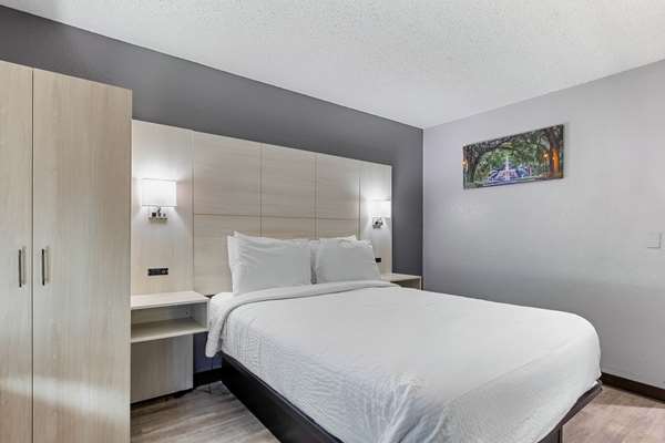  - Days Inn Gateway Savannah - I-95, Exit 94