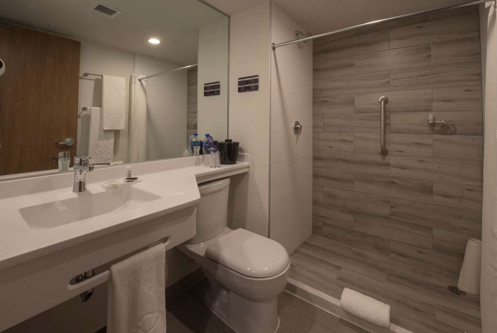 MICROTEL INN & SUITES BY WYNDHAM GU-guestroom-Guest Room,Bathroom,On-Site.jpg