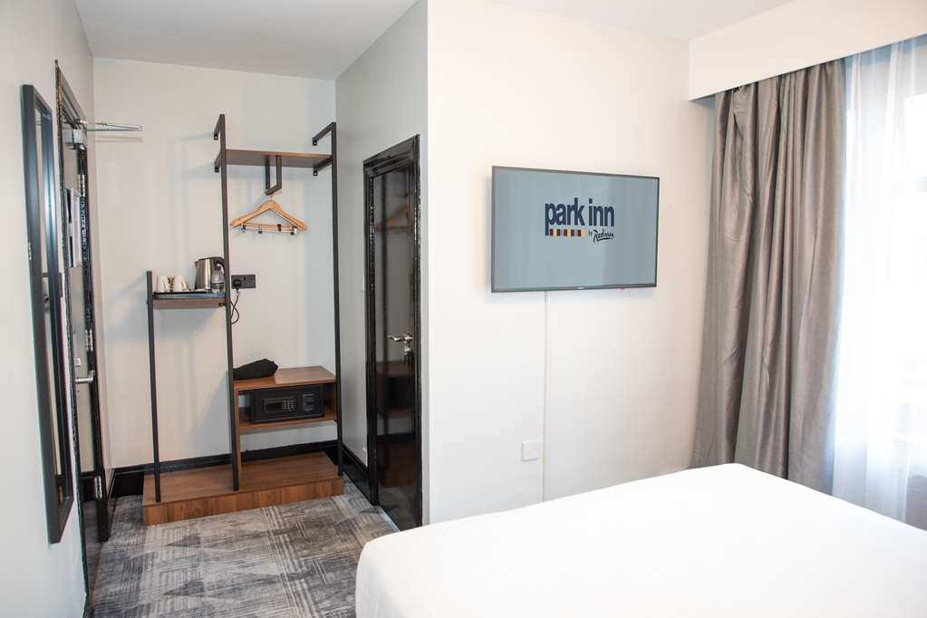 PARK INN BY RADISSON BOURNEMOUTH-guestroom-Guest Room,Guest Room Amenity,On-Site.jpg