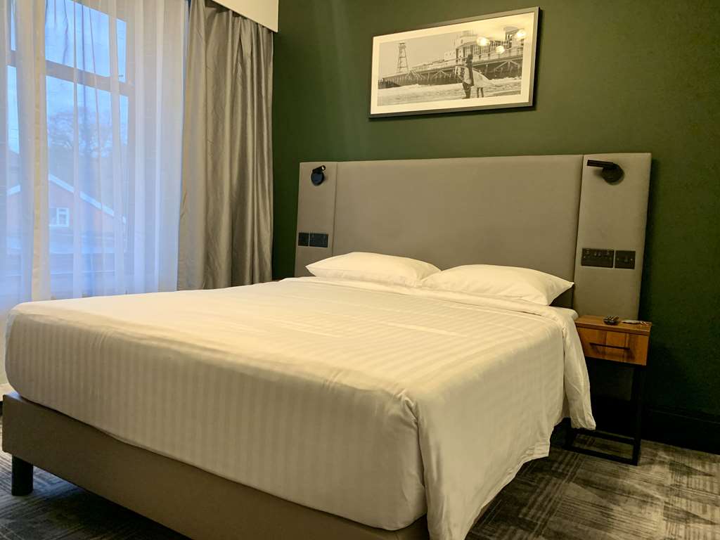 PARK INN BY RADISSON BOURNEMOUTH-guestroom-Guest Room,On-Site.jpg