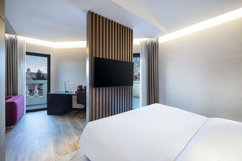 RADISSON RED TBILISI-guestroom-Guest Room,Suite,On-Site.jpg