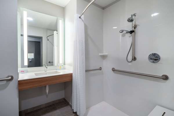  - Microtel Inn & Suites by Wyndham  Winchester