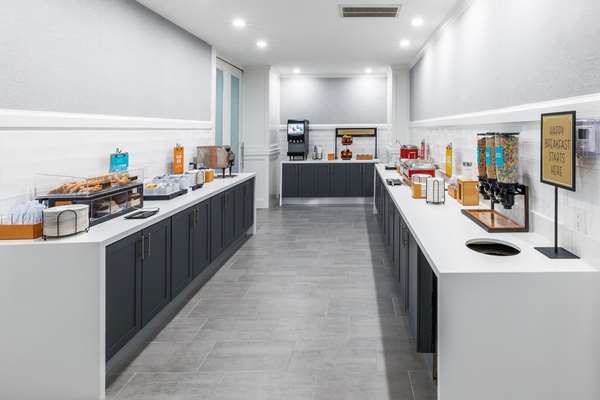 Amenities - Hampton Inn & Suites Cockrell Hill Dallas - I-30, Exit 39