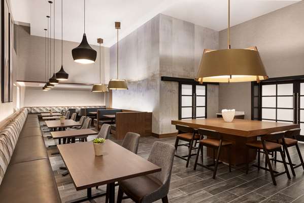 Restaurant - DoubleTree by Hilton Hotel Dublin