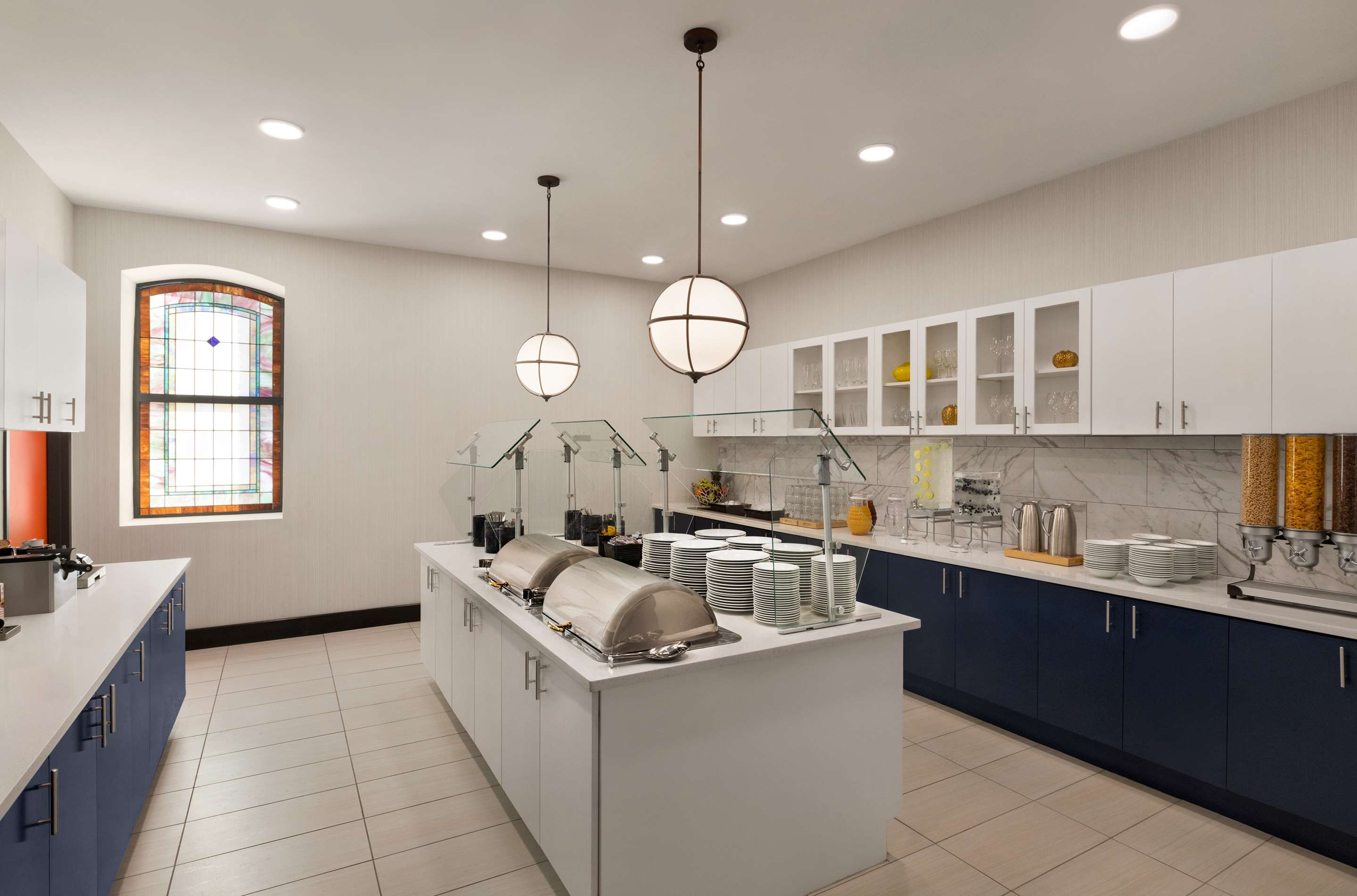 Breakfast Area | Homewood Suites by Hilton Indianapolis Downtown IUPUI