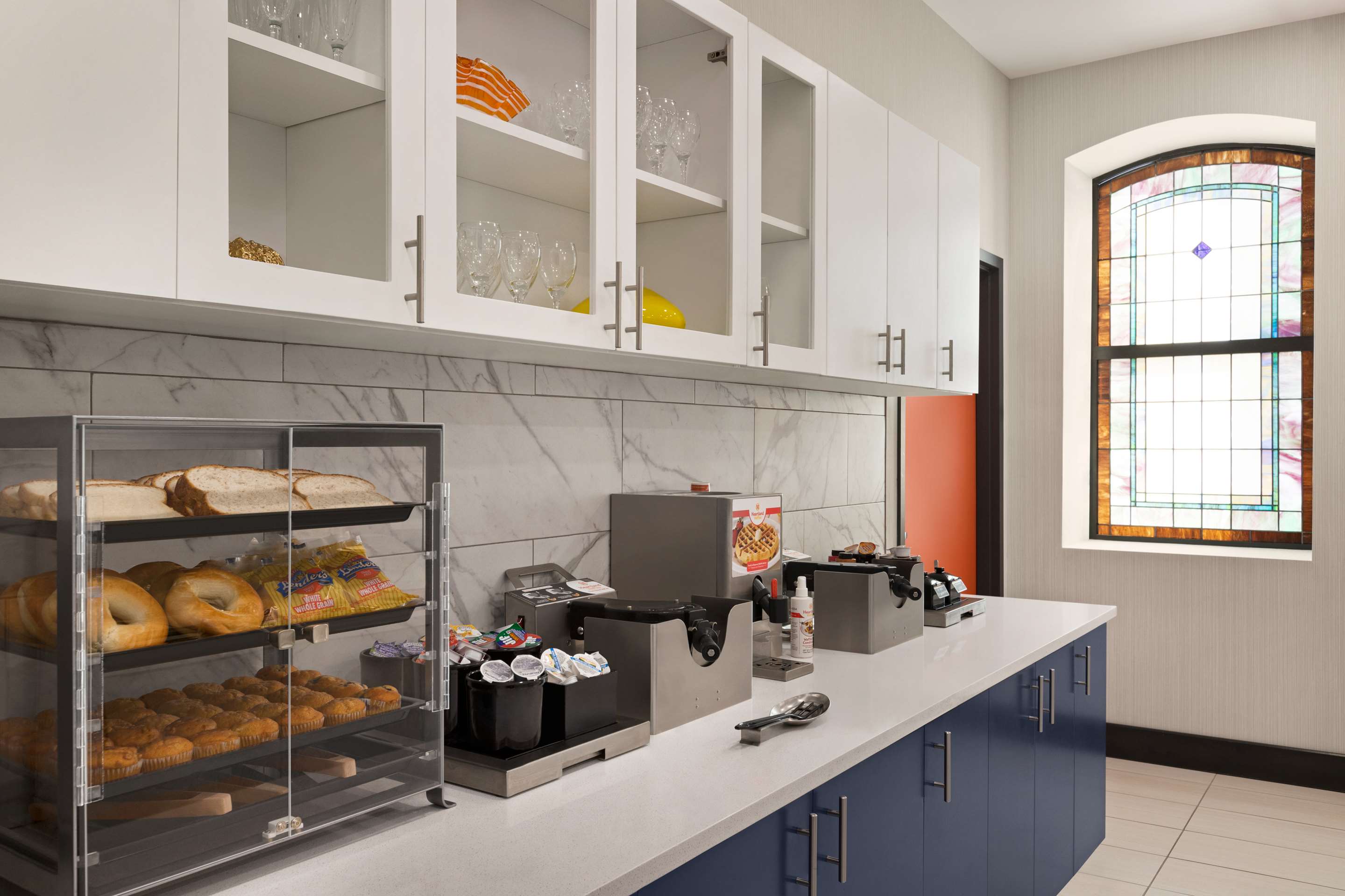 Breakfast Area | Homewood Suites by Hilton Indianapolis Downtown IUPUI