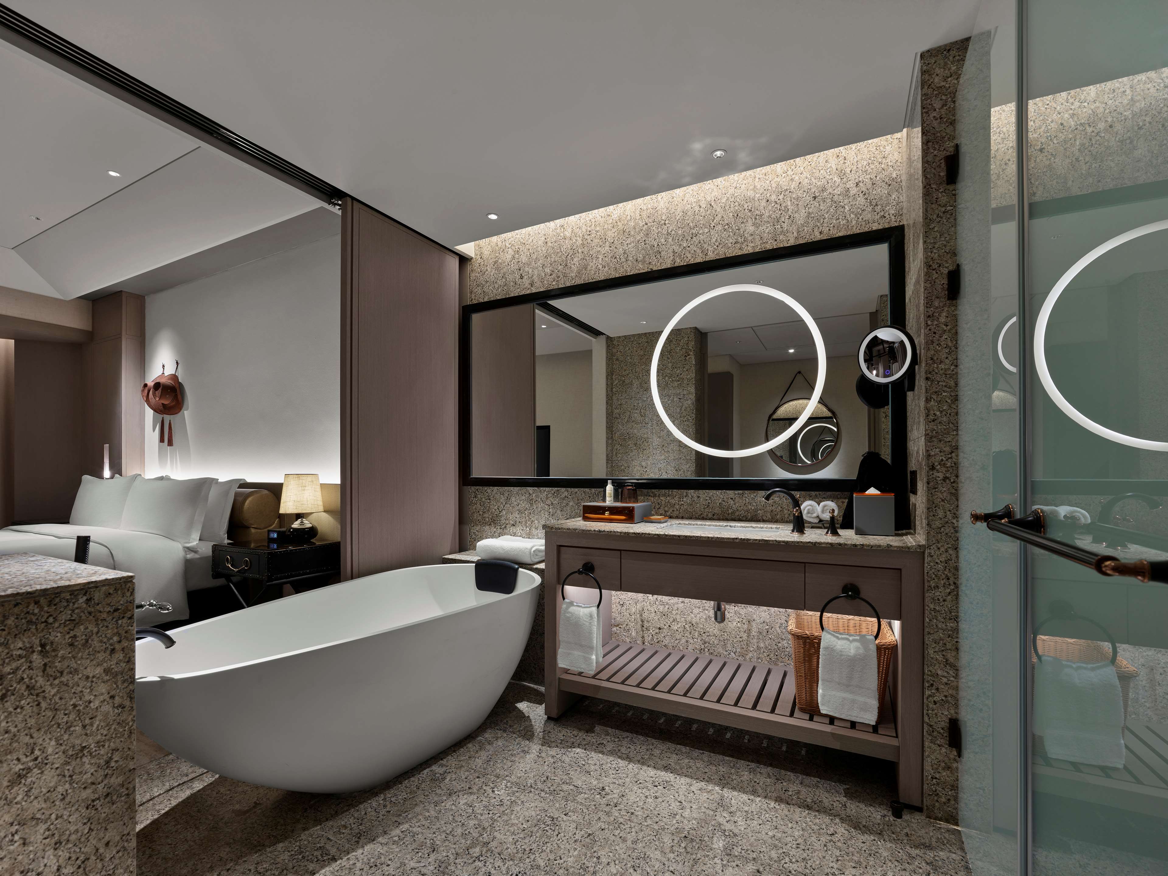 Hilton Shigatse Room Type - KING EXECUTIVE ROOM
