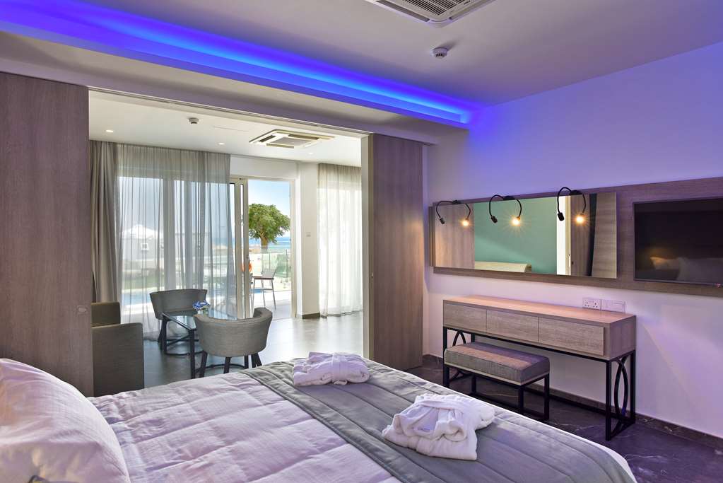PERNERA BEACH HOTEL-guestroom-Guest Room,On-Site.jpg