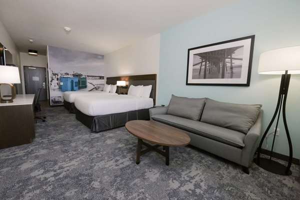  - La Quinta Inn & Suites near Wharf Santa Cruz