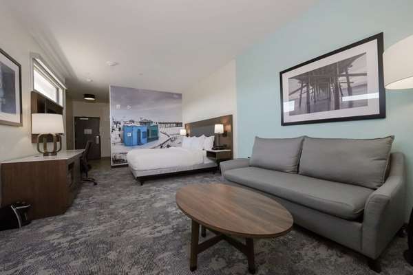  - La Quinta Inn & Suites near Wharf Santa Cruz