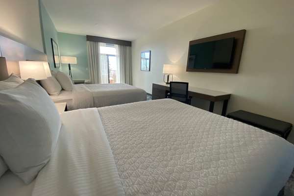  - La Quinta Inn & Suites near Wharf Santa Cruz