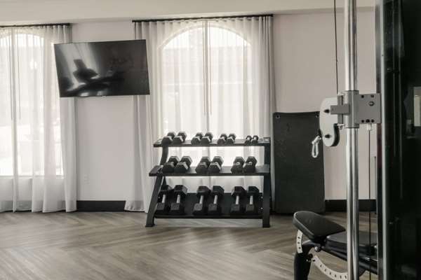 Fitness/ Exercise Room - La Quinta Inn & Suites near Wharf Santa Cruz