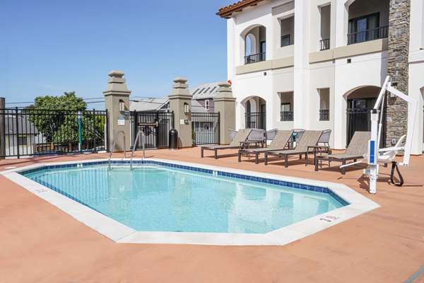 Pool - La Quinta Inn & Suites near Wharf Santa Cruz