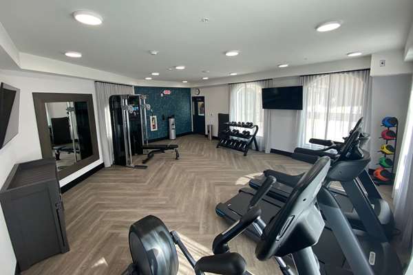 Fitness/ Exercise Room - La Quinta Inn & Suites near Wharf Santa Cruz