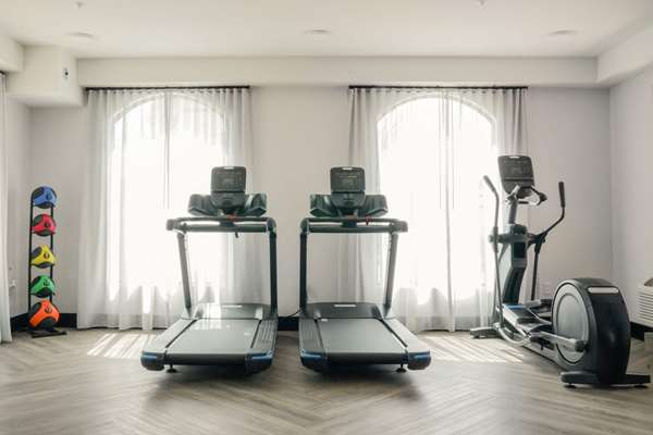 Fitness/ Exercise Room - La Quinta Inn & Suites near Wharf Santa Cruz