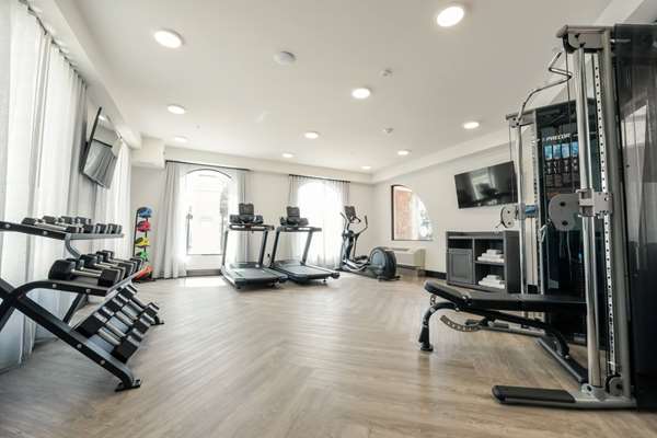 Fitness/ Exercise Room - La Quinta Inn & Suites near Wharf Santa Cruz