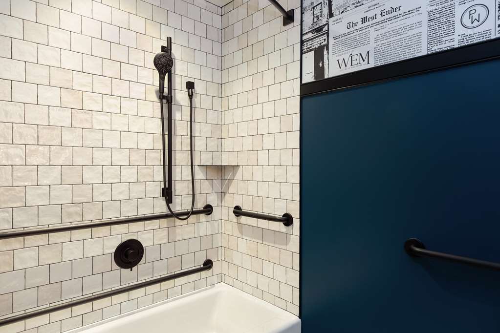 Onyx Boston Downtown Room Type - 2 DBL DLX MOB HR ACC TUB
