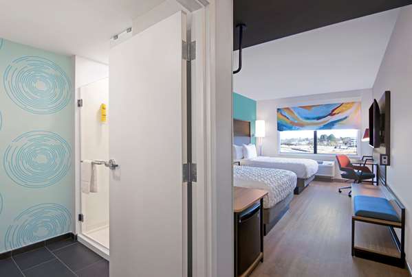  - Tru by Hilton Hotel One Loudon Ashburn