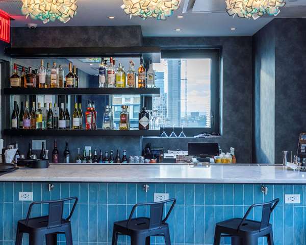 Bar - DoubleTree by Hilton Hotel Times Square New York