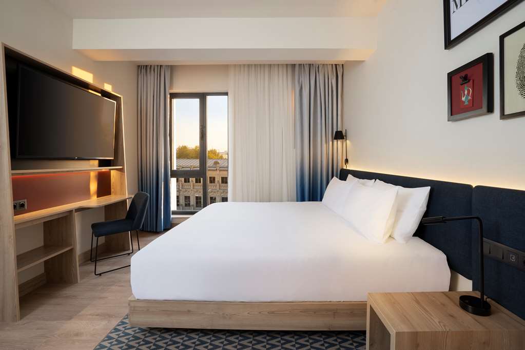 Hampton by Hilton Tashkent Room Type - SUPER KING ROOM