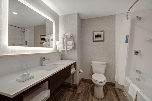  - Hampton Inn & Suites Burlington