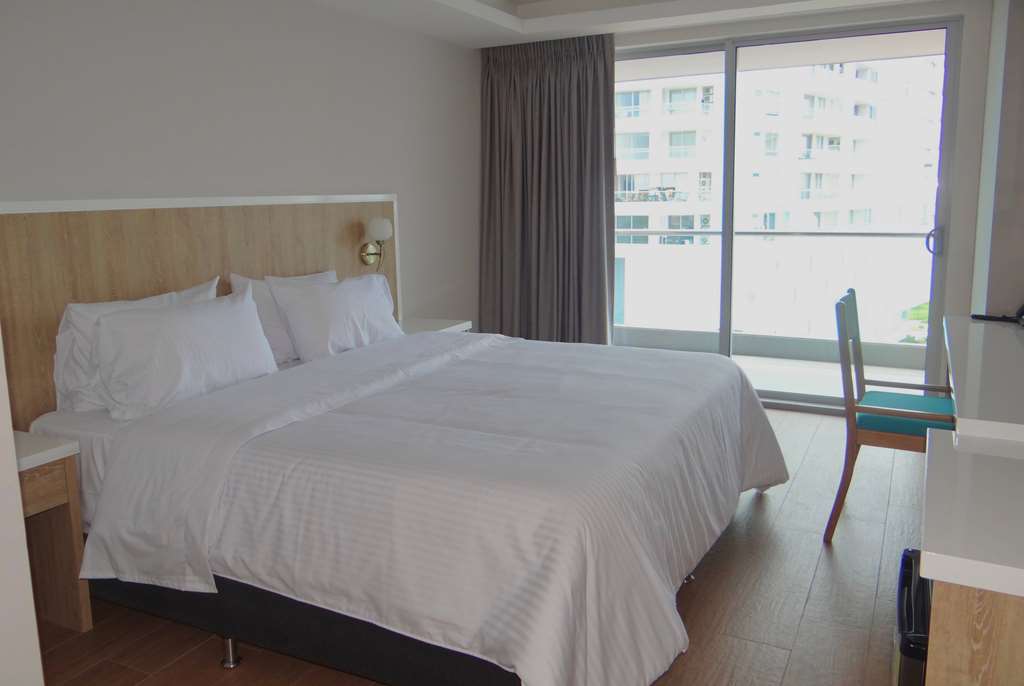 WYNDHAM GARDEN CARTAGENA-guestroom-Guest Room,On-Site.jpg