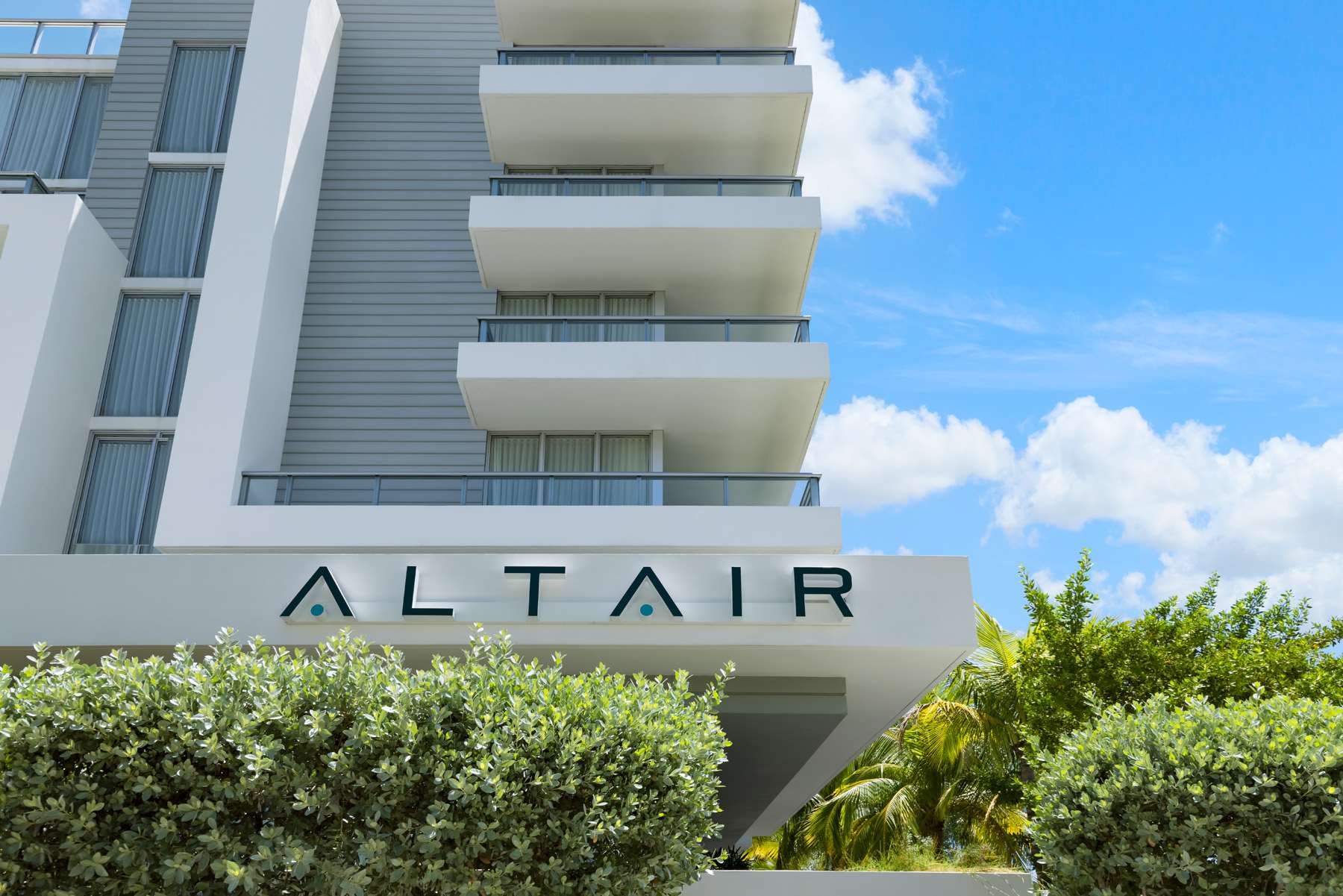 Altair Exterior Pick up SM | The Altair Bay Harbor Hotel