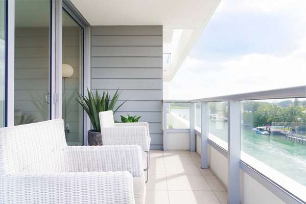 Suite - Altair Hotel Bay Harbor Islands