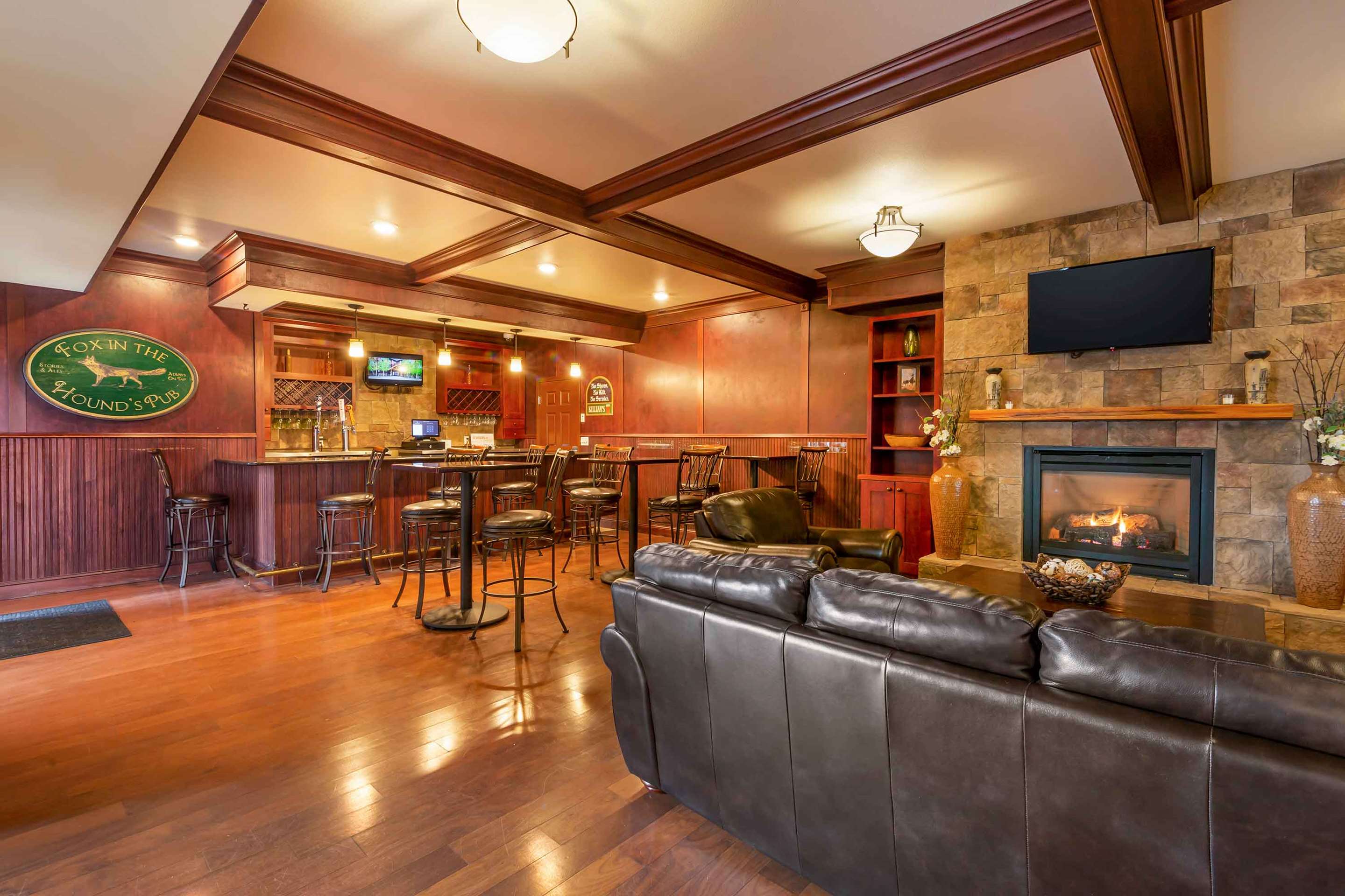 Lobby and Guest Check-in | Extended Stay America Suites Minot